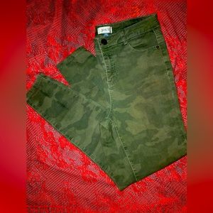 JOLT camo highrise jeans